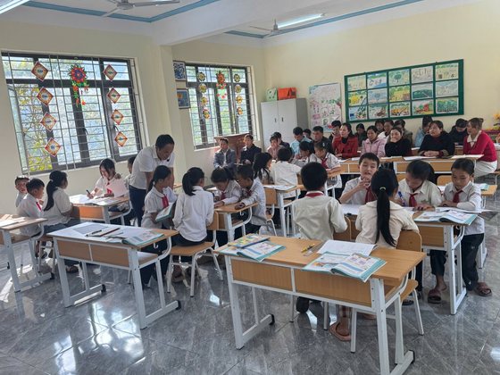 Trường PTDTBT TH Huổi Lèng tổ chức dayh chuyên đề cấp trường